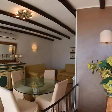 Al Bacio Apartment